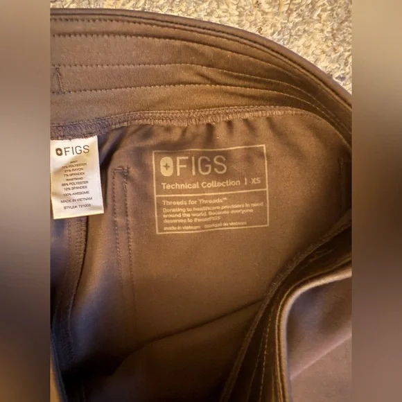 Figs Livingston scrub pants - Picture 2 of 3